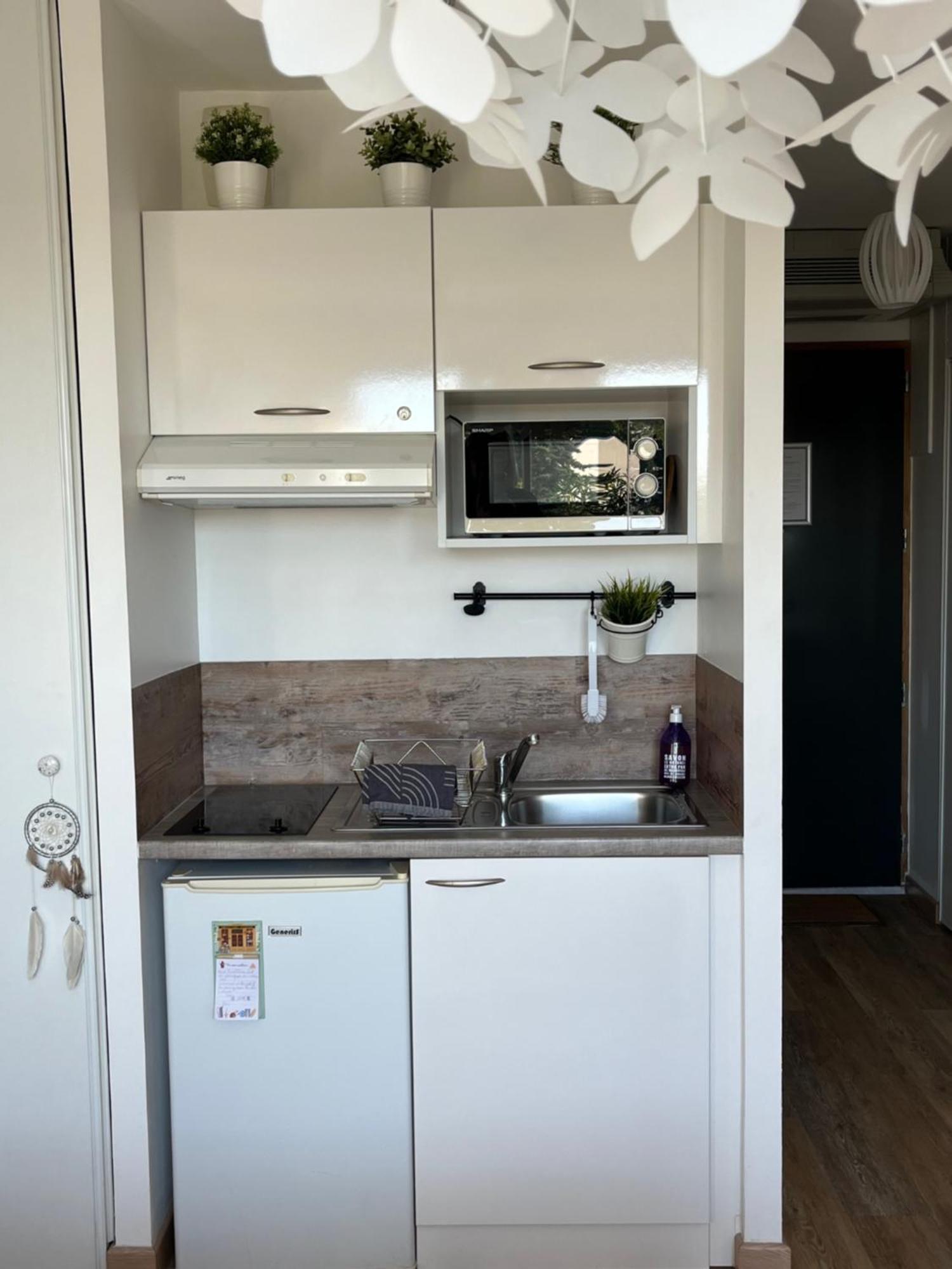 آيكس أومبروفينس Studios Nuitee En Provence المظهر الخارجي الصورة