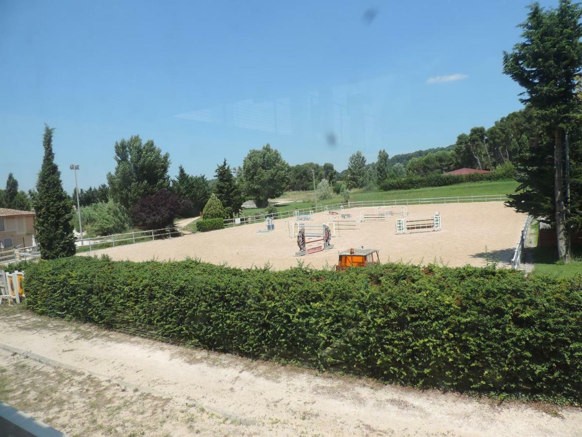 آيكس أومبروفينس Studios Nuitee En Provence المظهر الخارجي الصورة